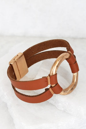 Leather bracelet with magnetic closure