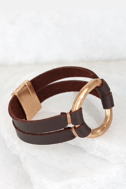 Leather bracelet with magnetic closure