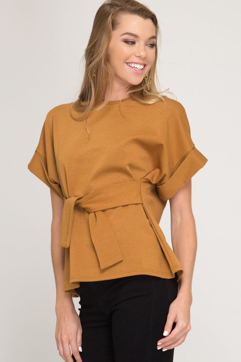 Front tie top