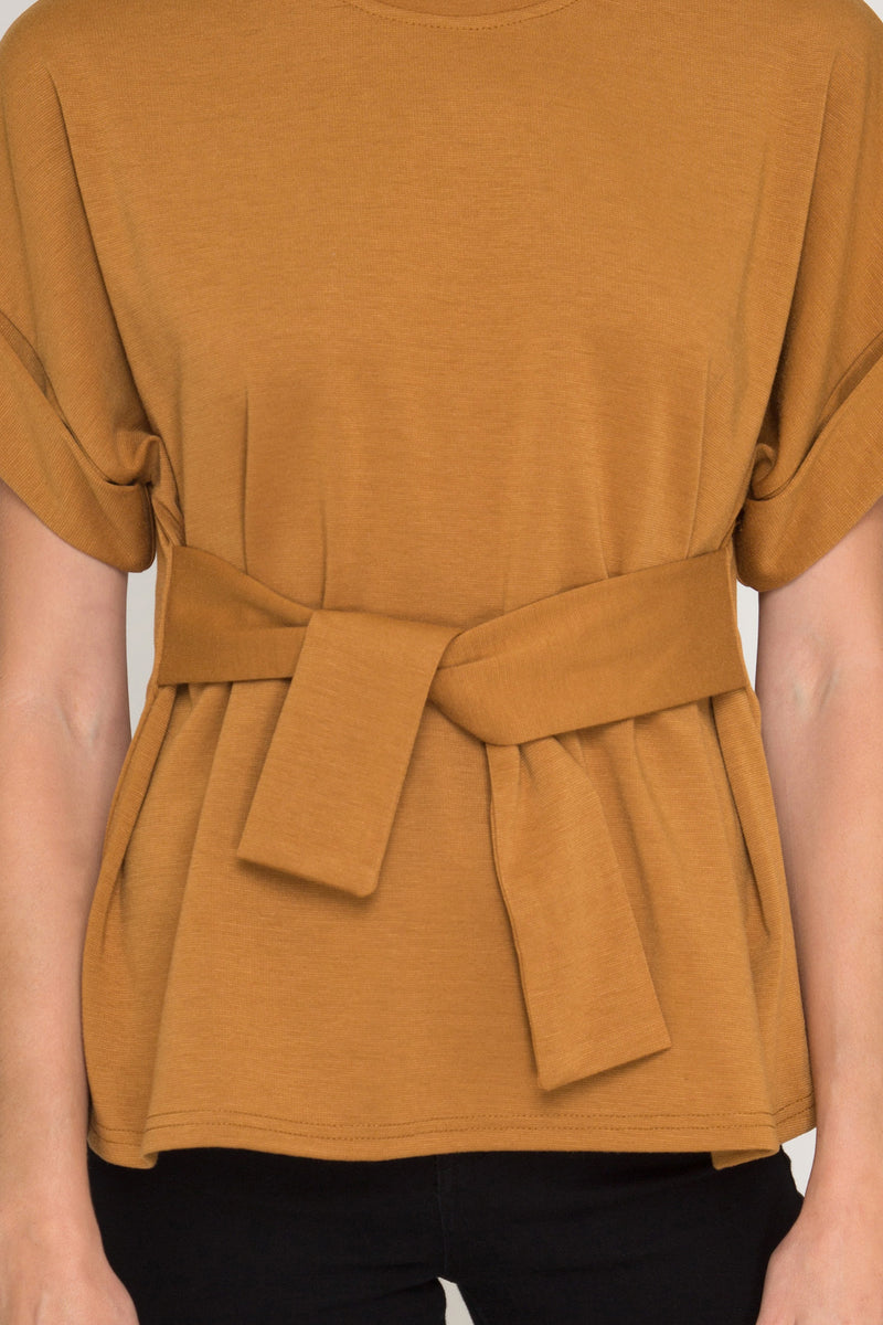 Front tie top